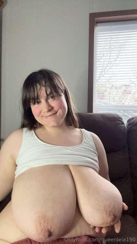 Can I tittyfuck you? 👅