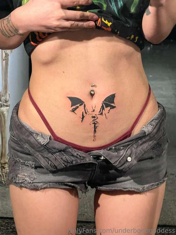 do you like my new tattoo ? tell me you think im sexy lol
