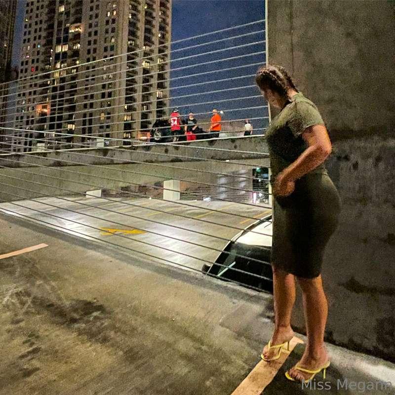 Milf Nights in Downtown Houston 🌙