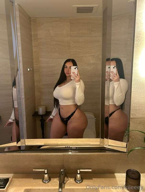 Got double vision? Check out my main page @kileylynn_ 