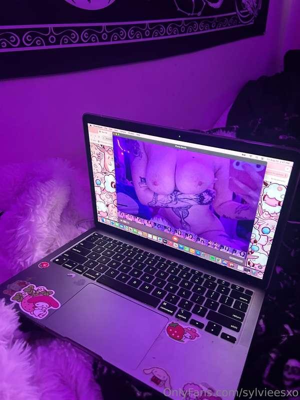 sylvieesxo image #0