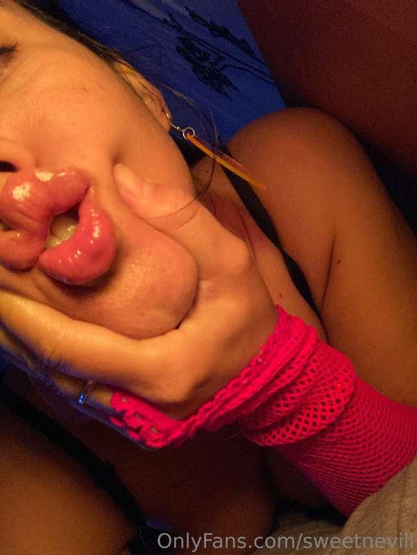 💋💋💋💋 fatty lips