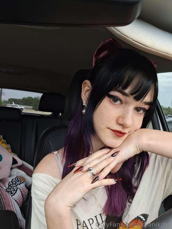 Running errands and I'm looking cute😘