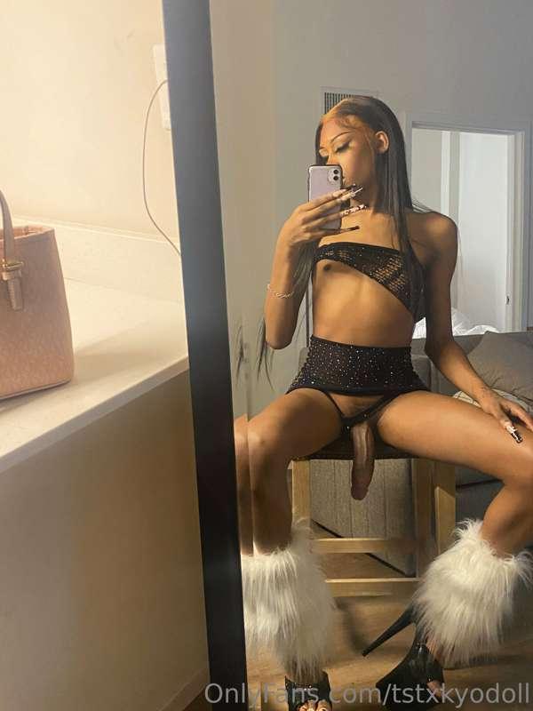 Need a man who gon let me dom them 🧸💕