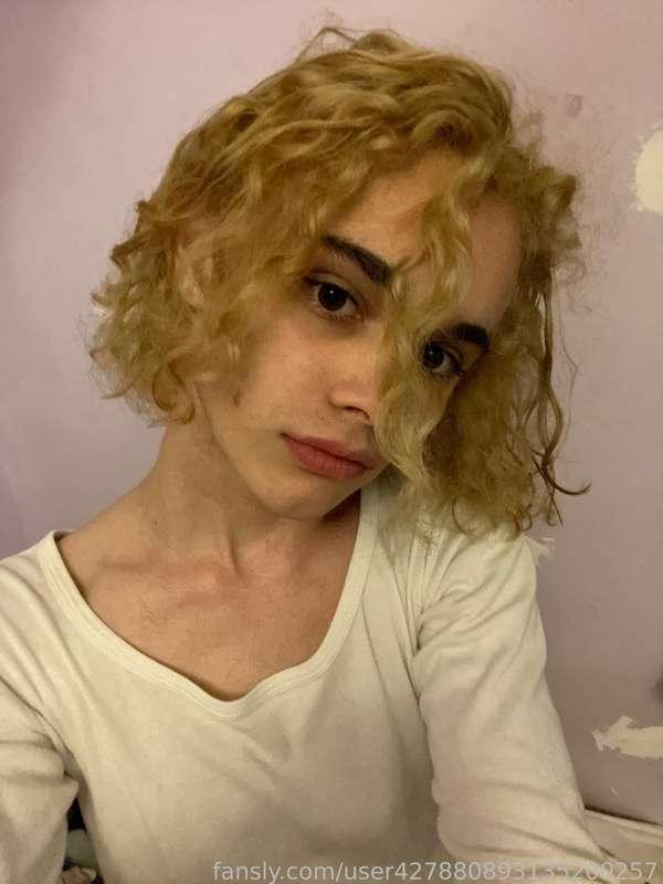 user427880893135200257 image #1