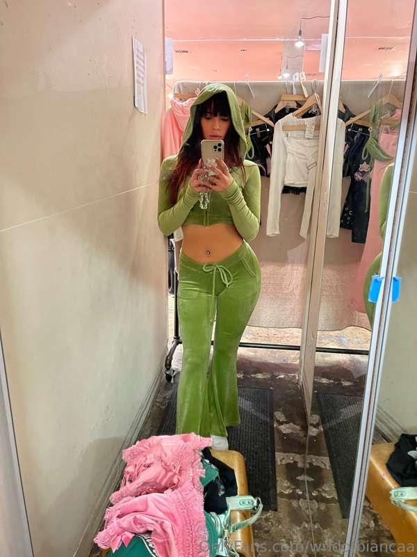 do you think green looks good on me?