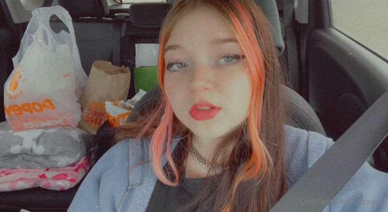 it’s crazy, can’t believe i’m a real person sometimes🌷