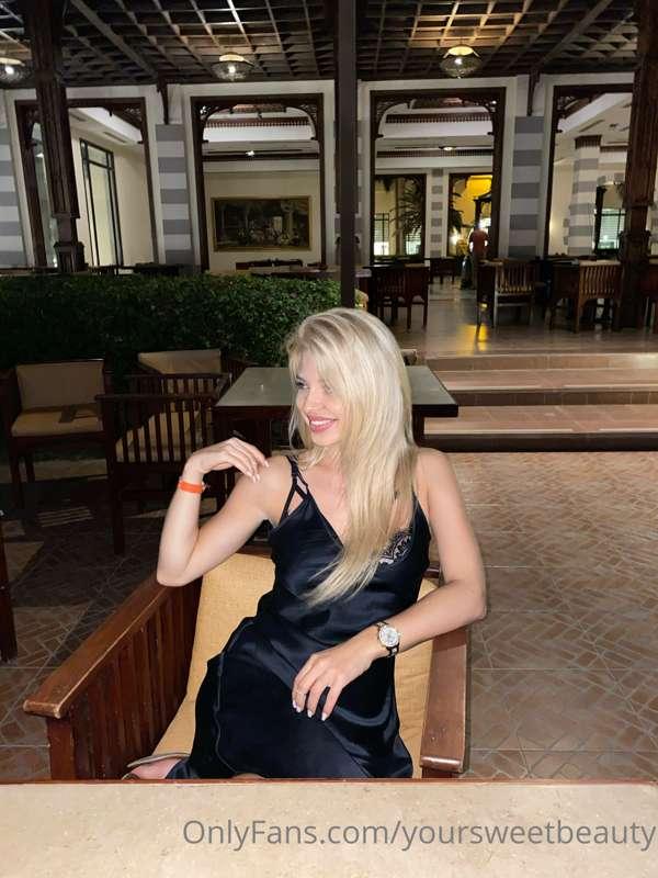 Woman in black dress😈🔥 What could be better?🤭