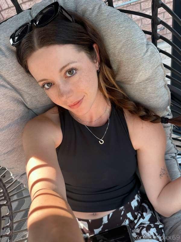 Summer freckles coming in nicely ☀️☀️ and in case you didn’t..