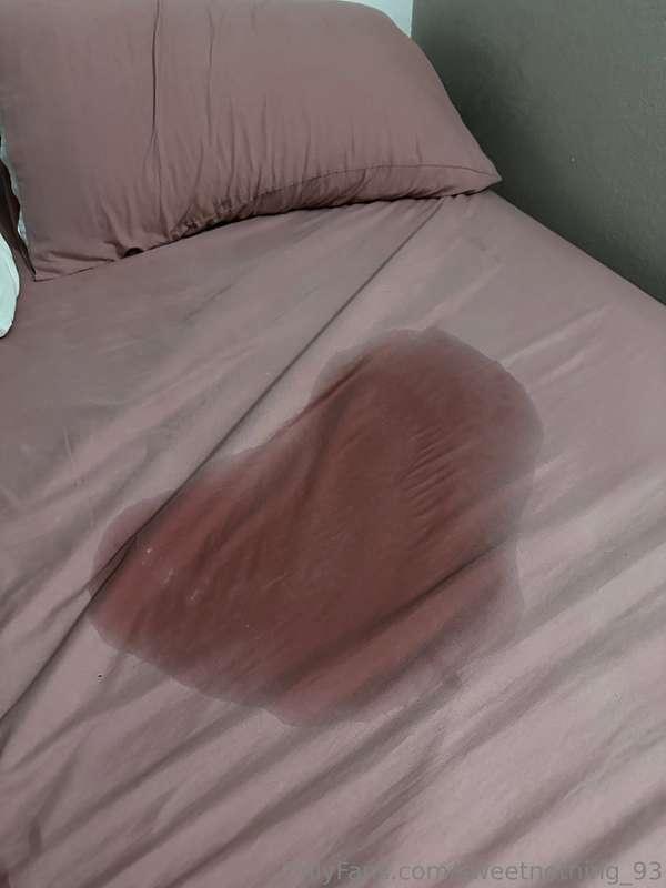 i soaked the bed 😈😈