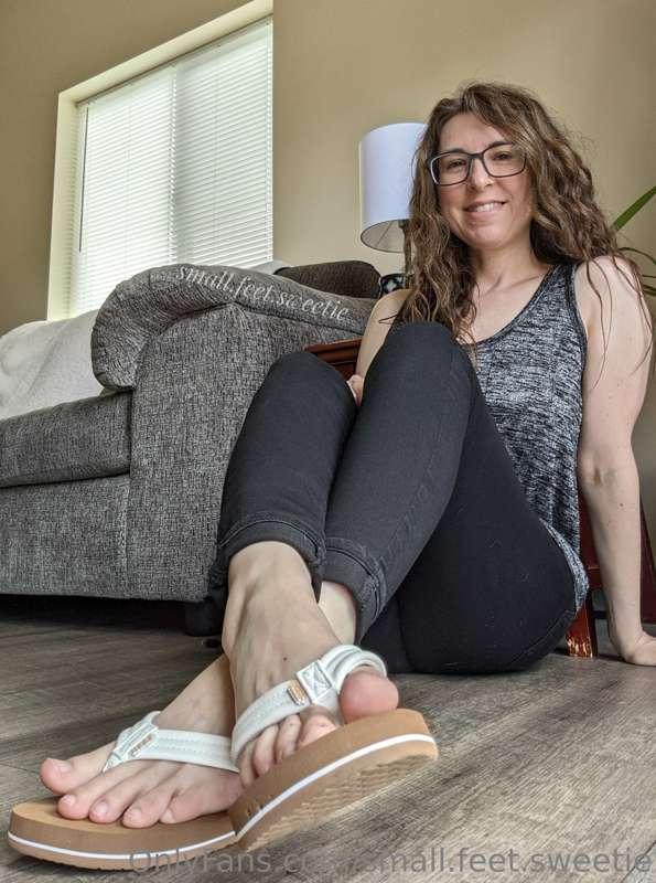 small.feet.sweetie main image