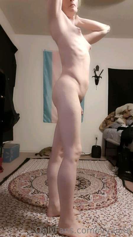 good morning! big stretch!🥰 sorry I've been quiet, been busy..