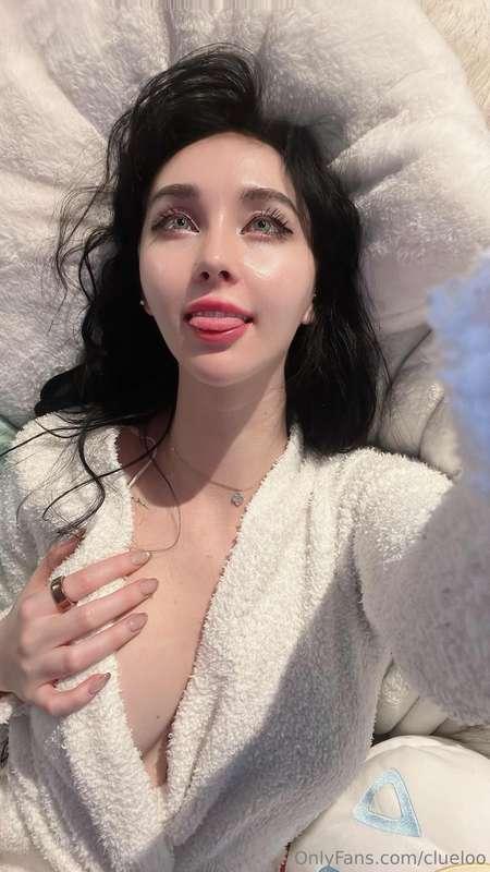 Wanna see my mommy milkers? 🤪
