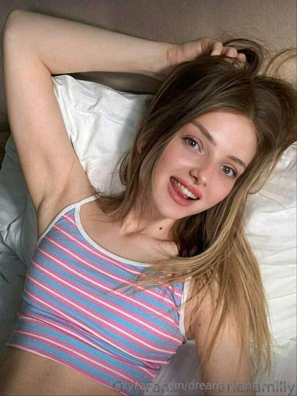 💖FREE SUBSCRIPTION ONLY TODAY @ariellamilly💖
She's so kinky ..