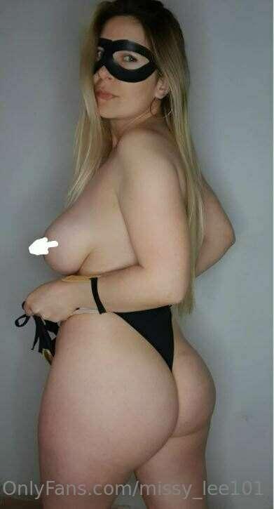 I mean you tell me sweetie, are you more of an ass🍑 guy or a..