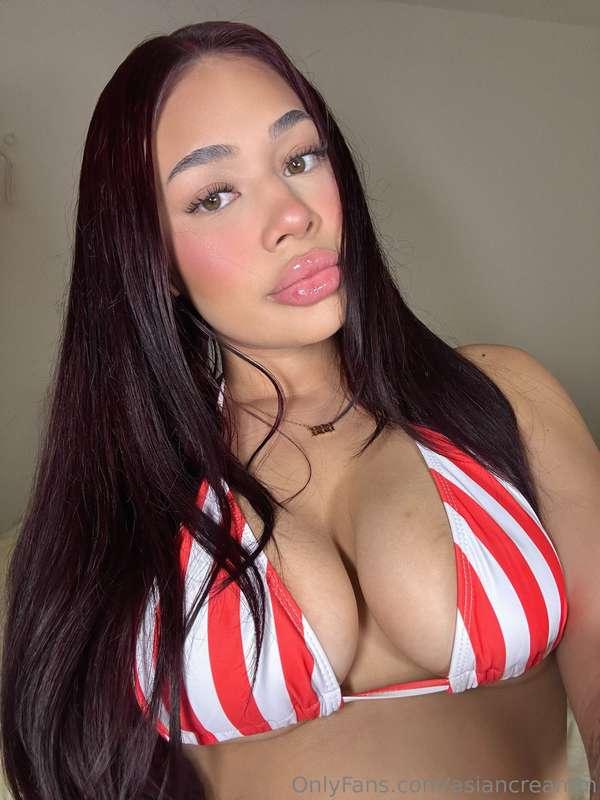 I’M ON LIVE RIGHT NOW GUYS 😍CUM JOIN 😩💦 https://onlyfans.com..