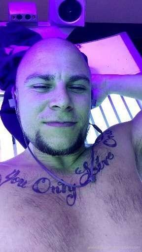 Getting sexy and tan bitchesssss. I'll show you my nice tan ..