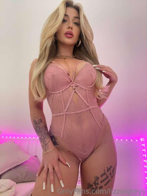 ordered myself this new peace of lingerie.. tell me if you l..