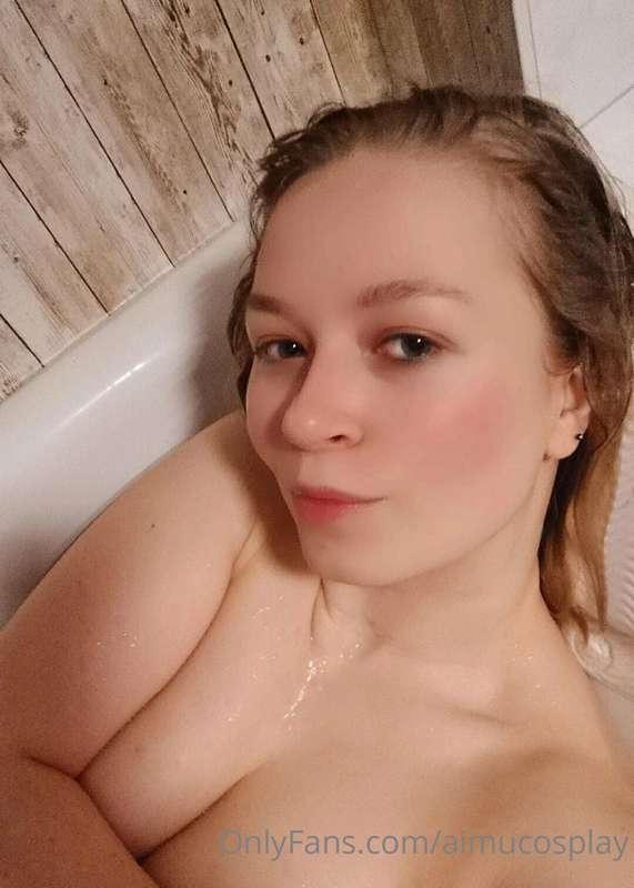 Con was exhausting so I'm chilling in my bathtub since I'm h..