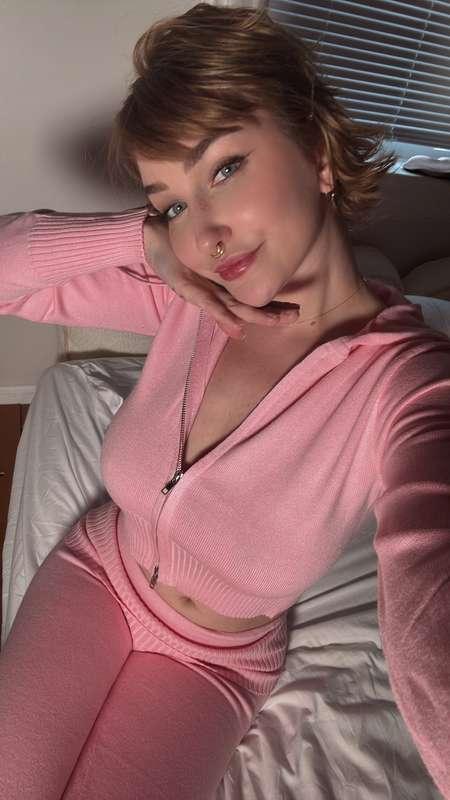 Going live tonight at 8PM EST! See ya!😘