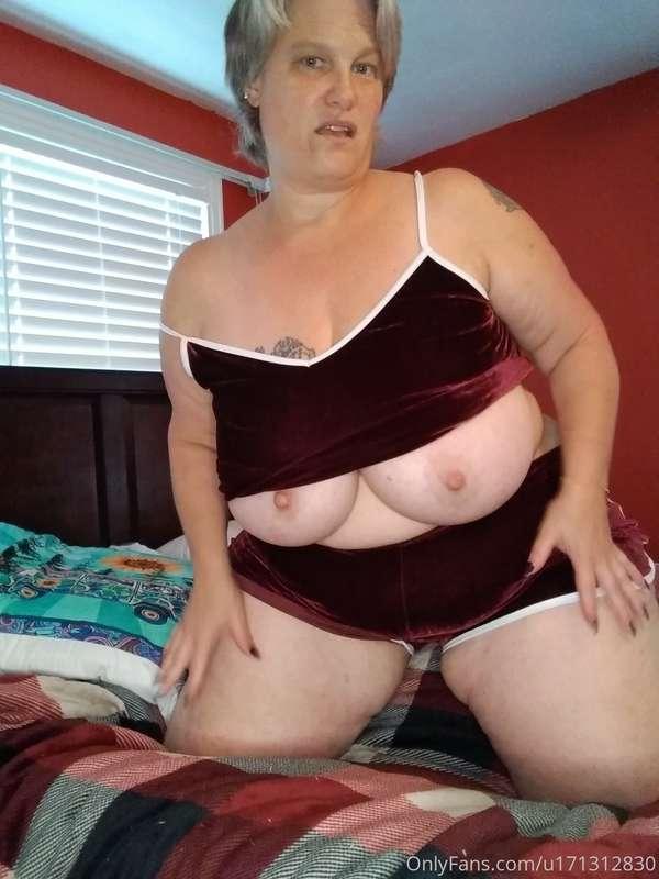 It's still Halloween and I need someone to play with! I'm wa..