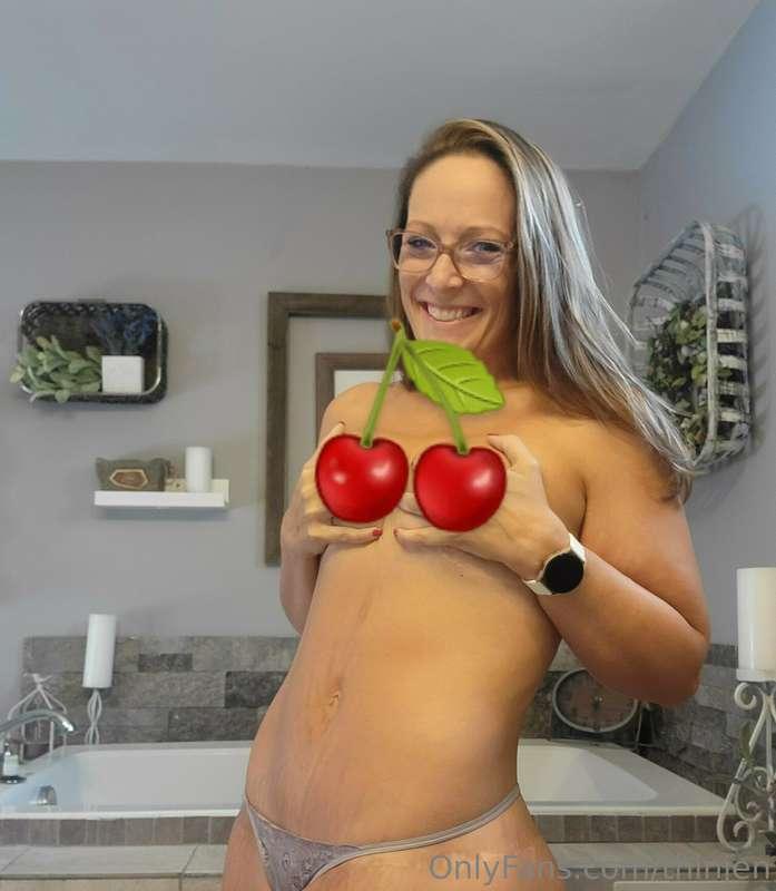 Which is your favorite fruit? 

Check your DMs for these two..