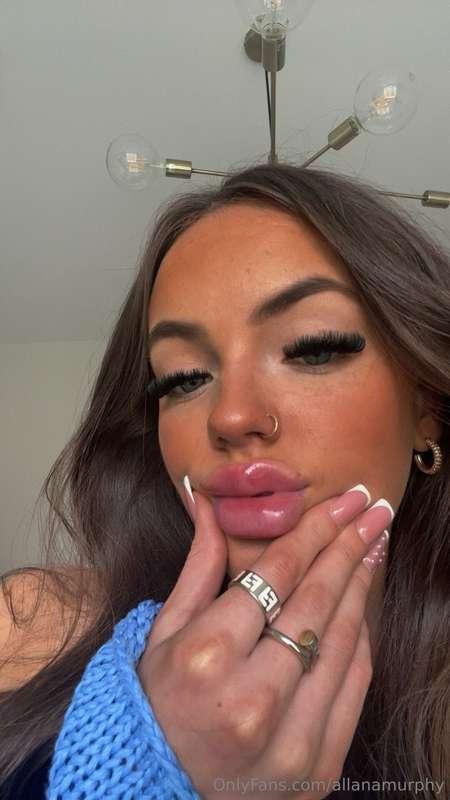 Who likes my new lips😈 What would they look good wrapped aro..