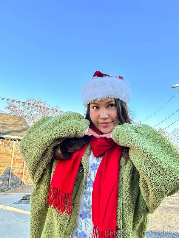 Babe can I be your Christmas gift? 🎁 Start counting down the..
