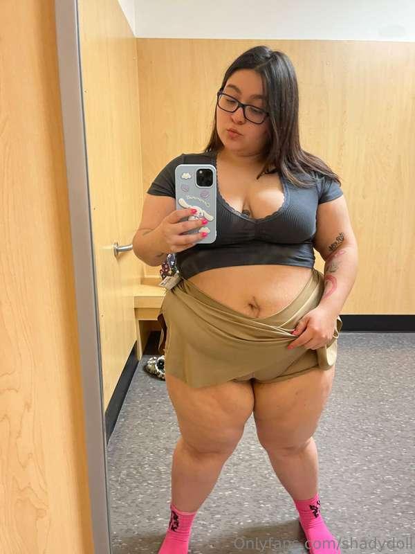 Come sniff it thru my skirt 😈