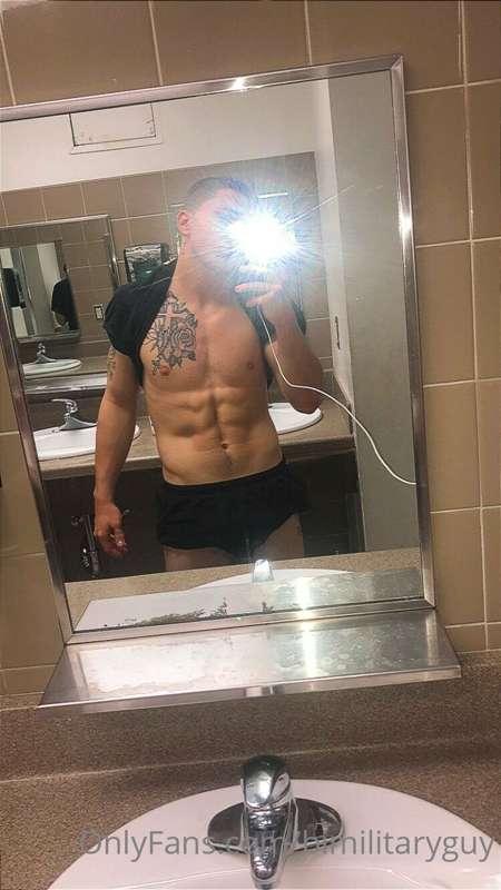 https://onlyfans.com/nickilousg

Y’all should check out my b..