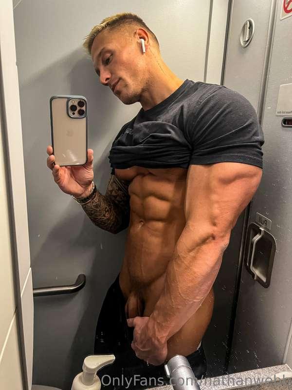 Currently on route to Sin City, who wants to join the mile h..