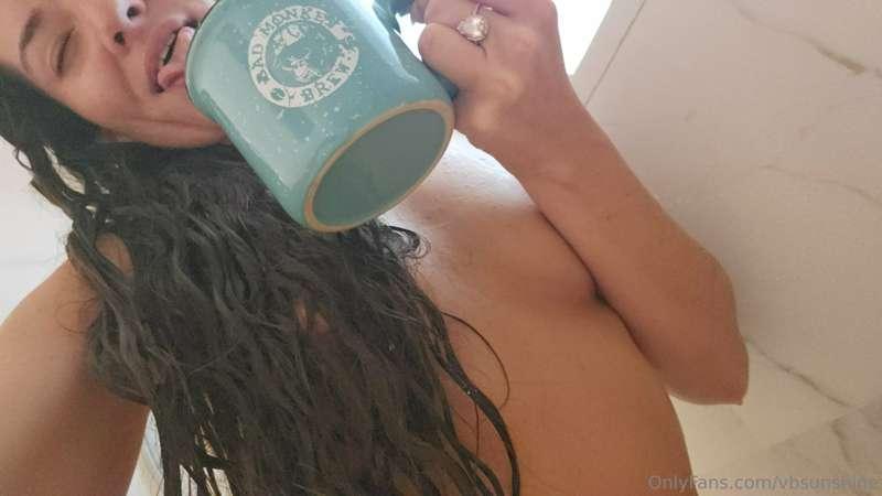 Good morning my lovelys! Happy Wednesday 💝🤤