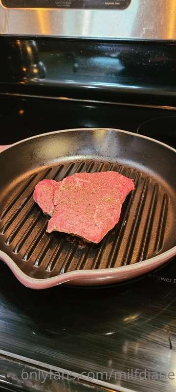 Nothing like a sexy, juicy piece of meat 🍖