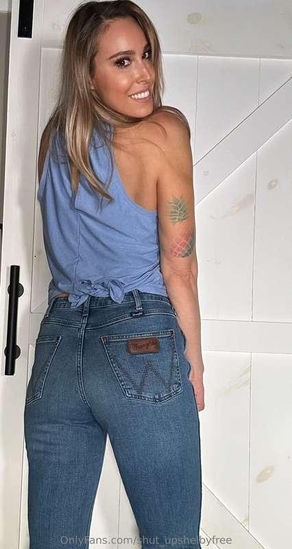 look back at it 🥵