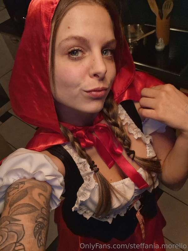 Gehe dieses Jahr als Rotkäppchen ❤️ möchtest du der böse Wol..