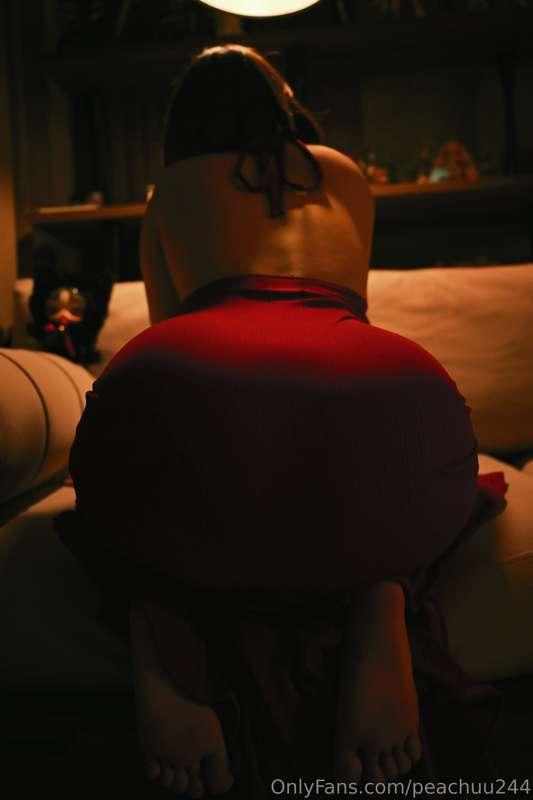 A NEW YEAR SURPRISE!! Who wants to see Mommy in a classy red..