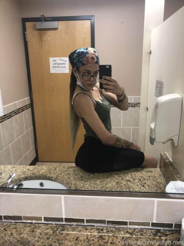 Work Vibes🤪Any Tip takes off my panties to see my tight pink..