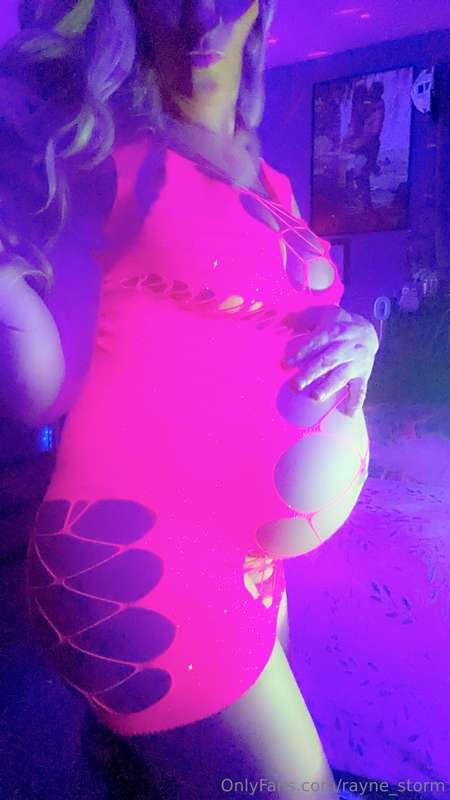 PREGNANT 🤰🏼 FETISH?! Any of youuuuu???@rayne_storm 