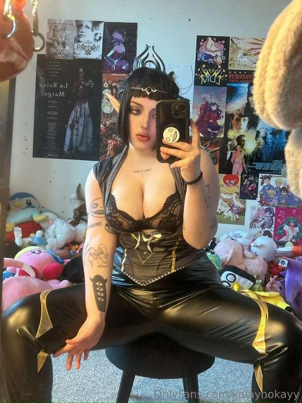 Shadowheart from the front?…. or from the back? ♡