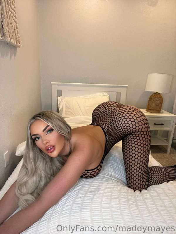 What's a sex position that you've never tried that you are c..