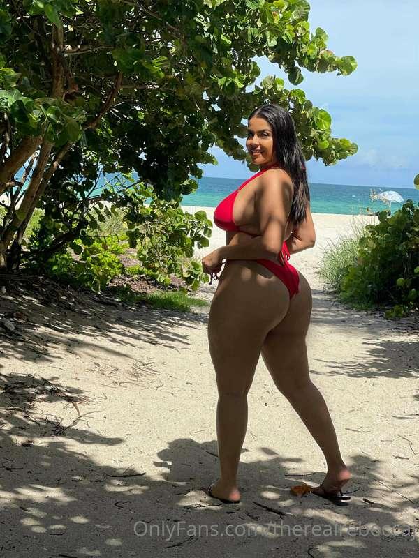 Come see my sexy nude beach collection💦💦💦 my fat pussy was o..