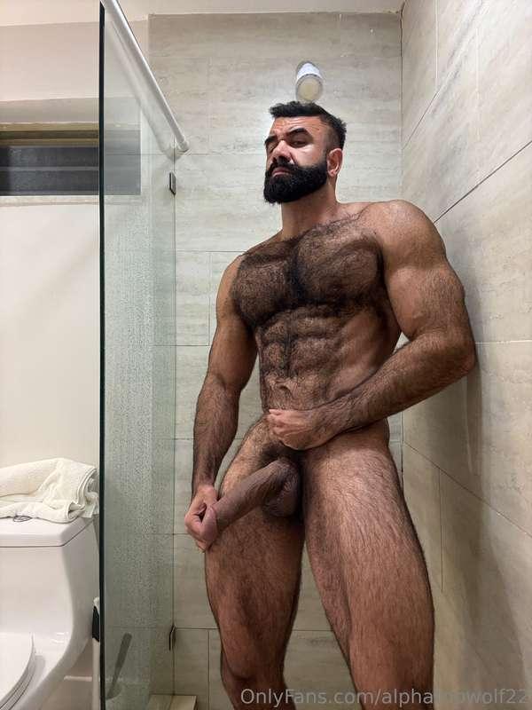 Who’s up for a rinse with Daddy? 🚿 NEW SCENE COMING SOON ‼️