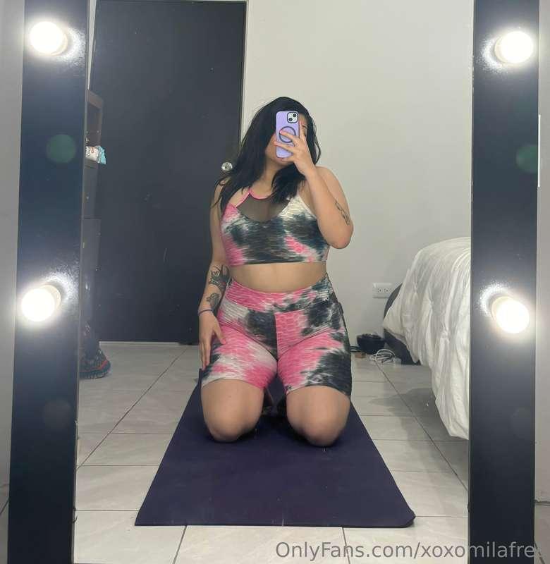 come stretch me out i mean, come stretch with me 🤭🧘🏻‍♀️ @xox..