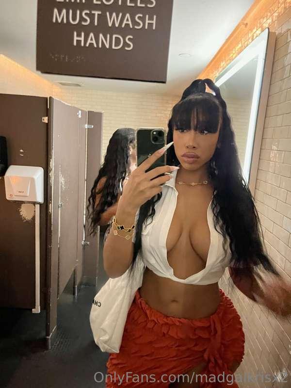 new fav outfit for you 💜