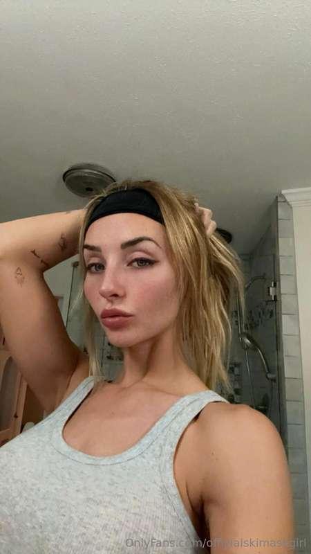 I just took the hottest pics baby... only my VIP page gets t..