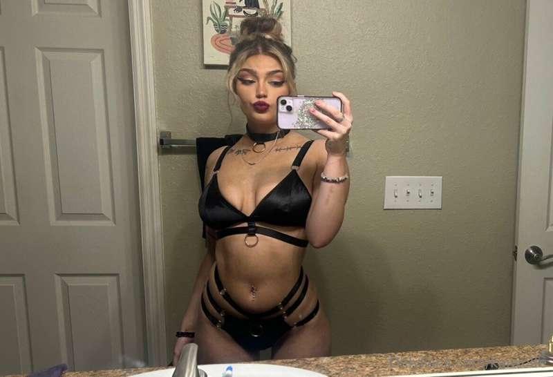 Felt cute in this, thought I’d share it with you 😘