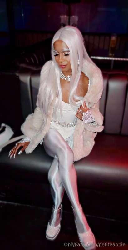 Address me as your Ice Queen 👸🏽❄️🤍