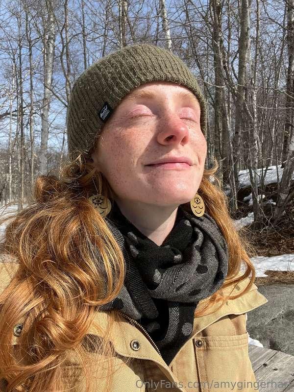 Happy Friday! ☀️ The spring thaw has me feeling alive and ar..