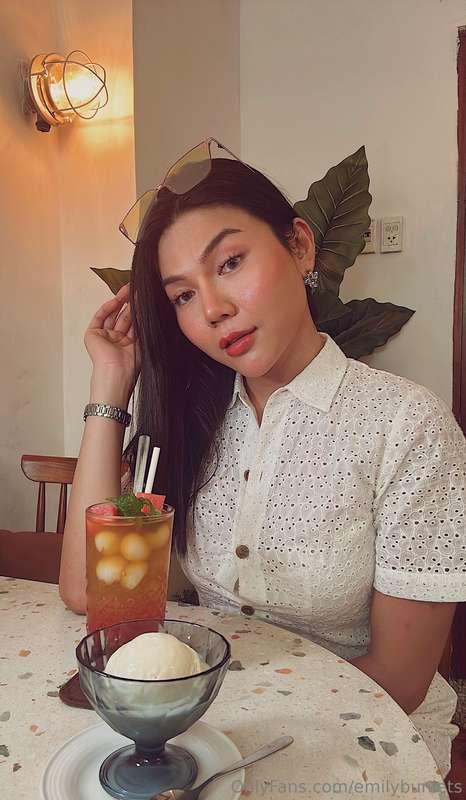 Let's chill together?😌 Life's too short to be alone isn't it..