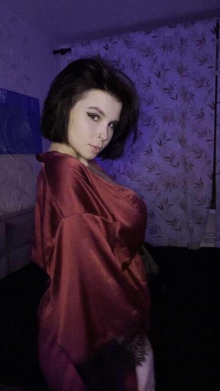 Are you going to watch me when I start taking off my robe? ❤️🔥